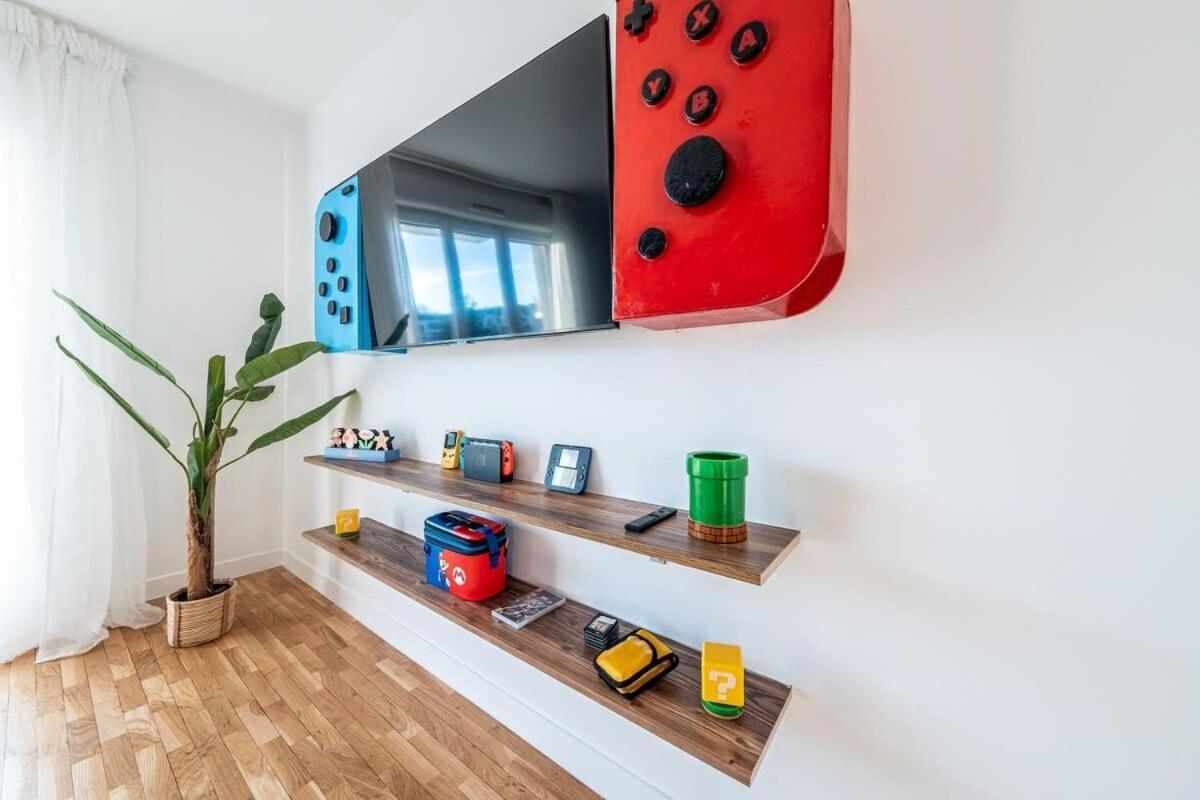 Disney Mario Nintendo Монтеврен Екстериор снимка